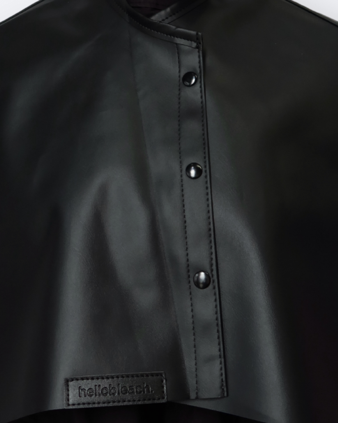 NOUVELLE Cape de coupe en cuir végétalien Pro - Noir par Hello Bleach