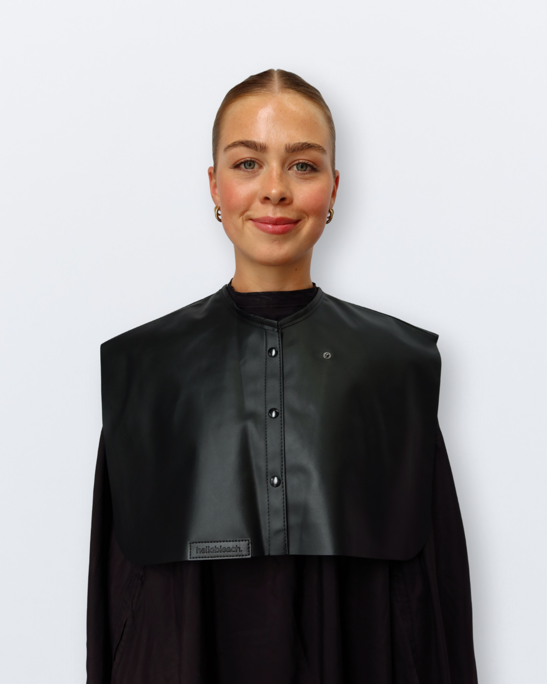 NOUVELLE Cape de coupe en cuir végétalien Pro - Noir par Hello Bleach